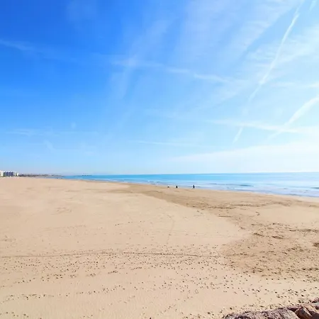 Global Properties, Estudio Parejas En La Playa Del Apartment